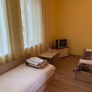 apartment-27-juli-2.varna-hotels.com/