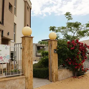 Flora Guest house