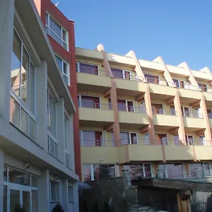 apartments-einstein.goldensandshotels.net/